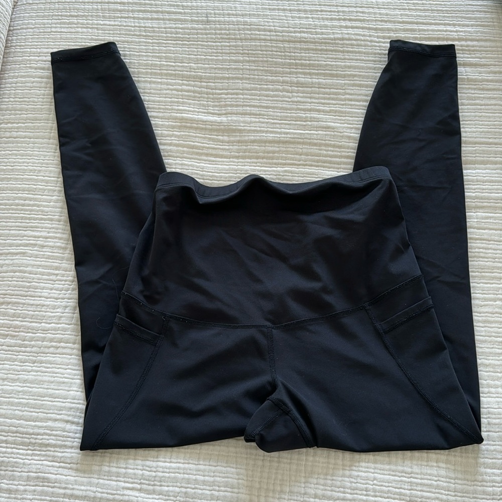 Old Navy elevate maternity leggings with pockets, S